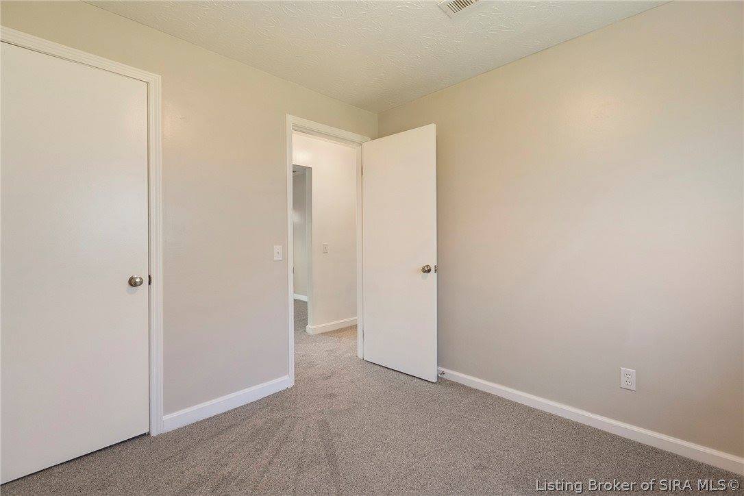 1242 Lindsey Street, Charlestown, IN 47111