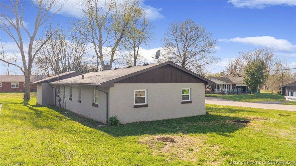 1242 Lindsey Street, Charlestown, IN 47111