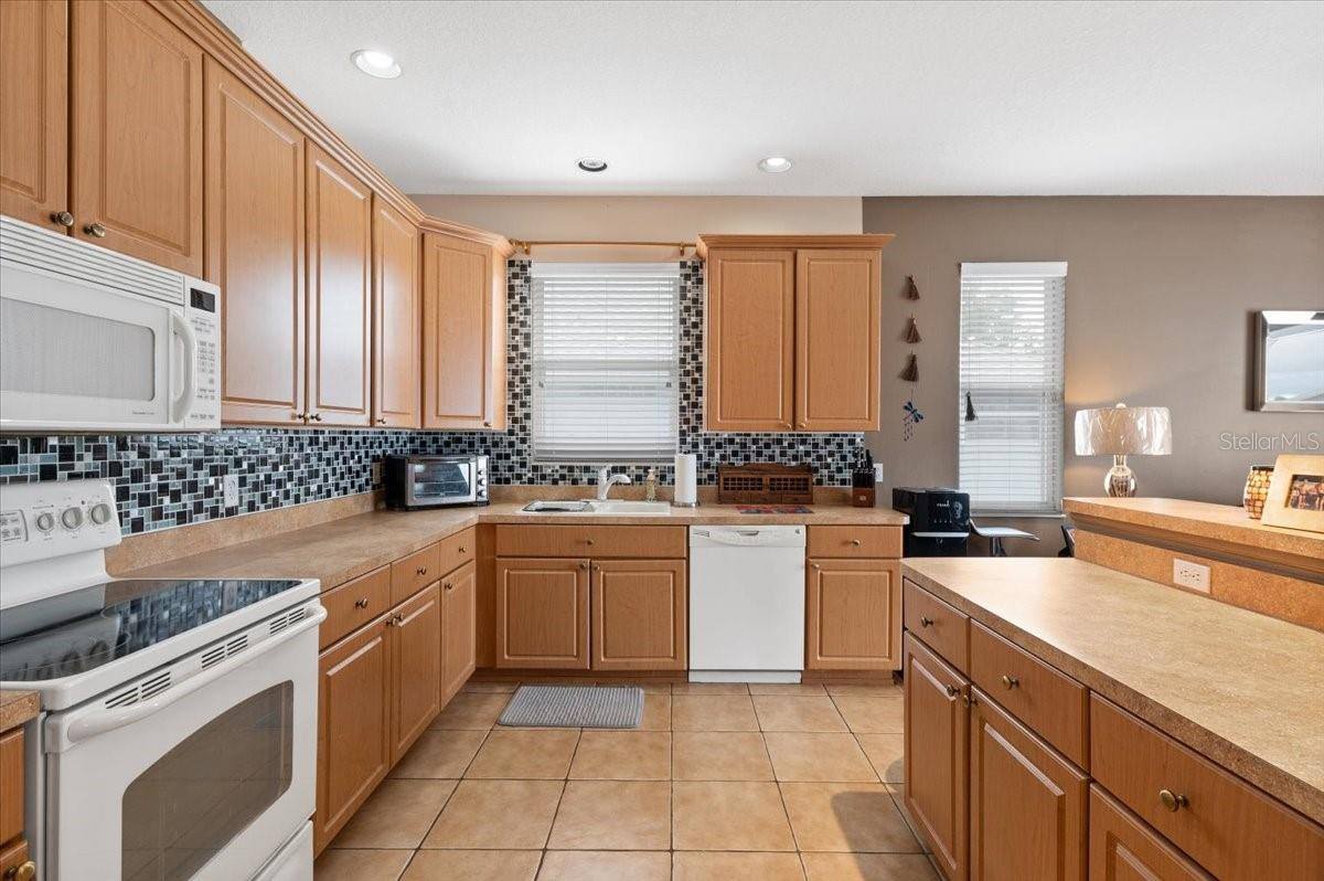 5742 48th Street Circle East, Bradenton, FL 34203