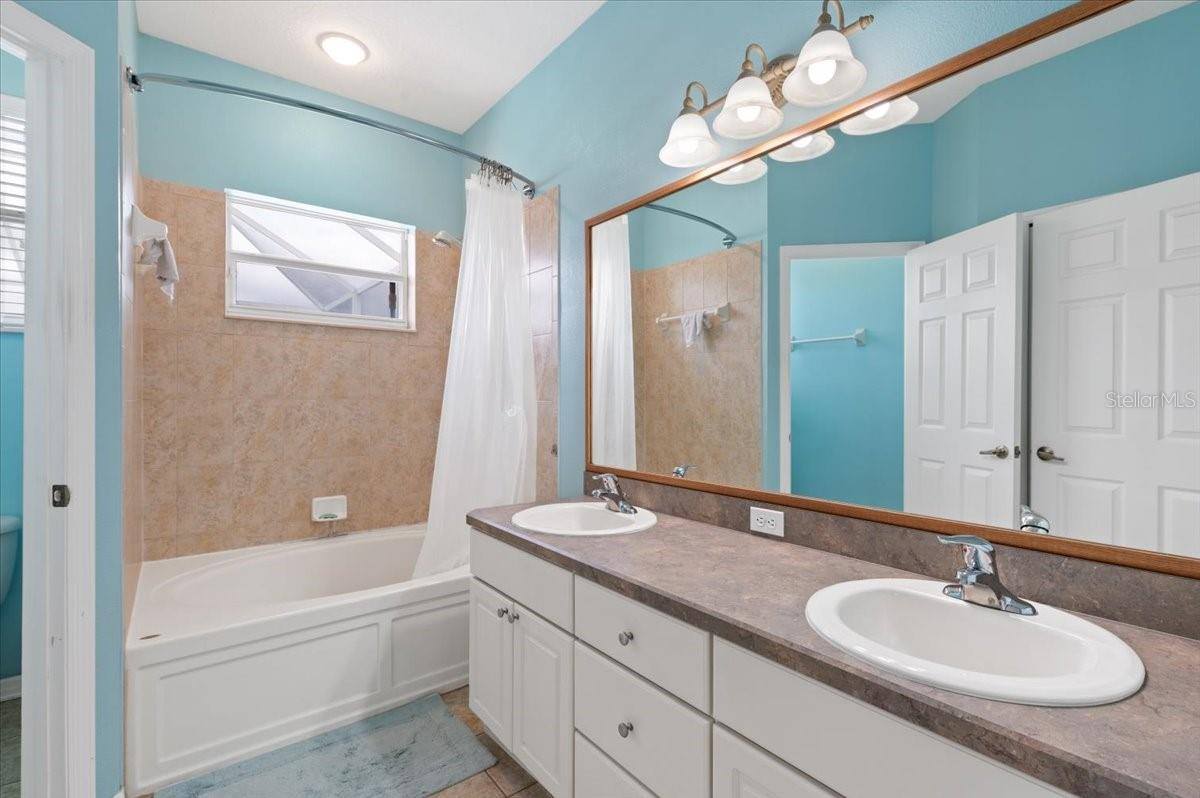 5742 48th Street Circle East, Bradenton, FL 34203