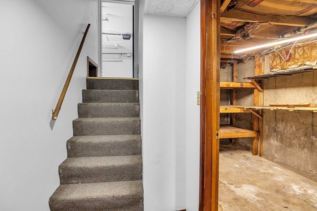 16 Shaggbark Drive, Southwick, MA 01077