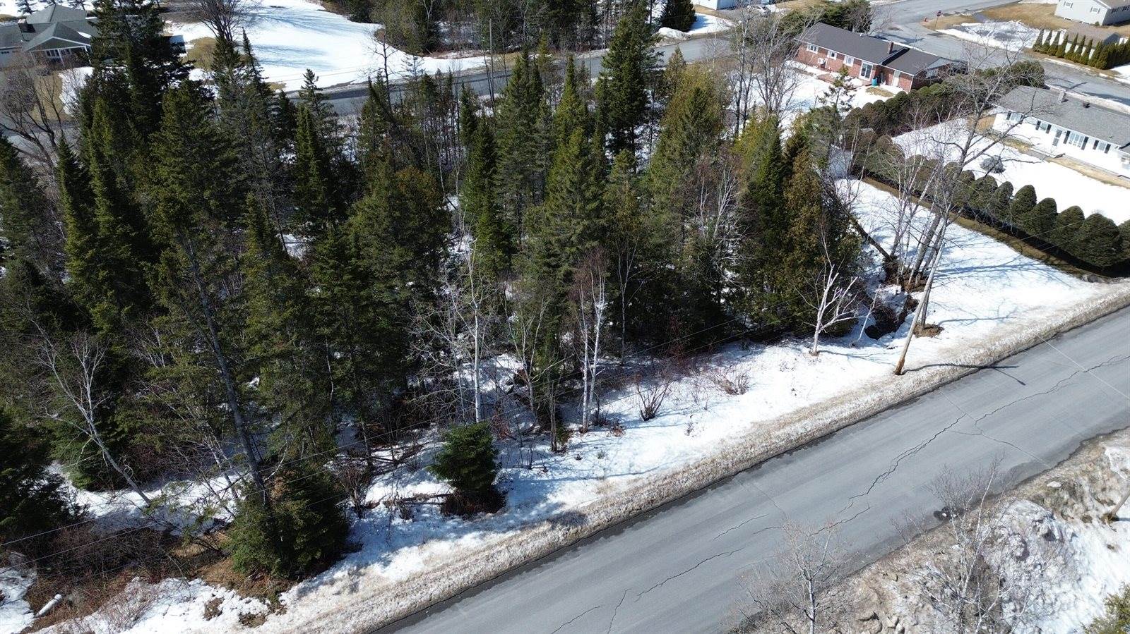 M9 L75D 21st Avenue, Madawaska, ME 04756
