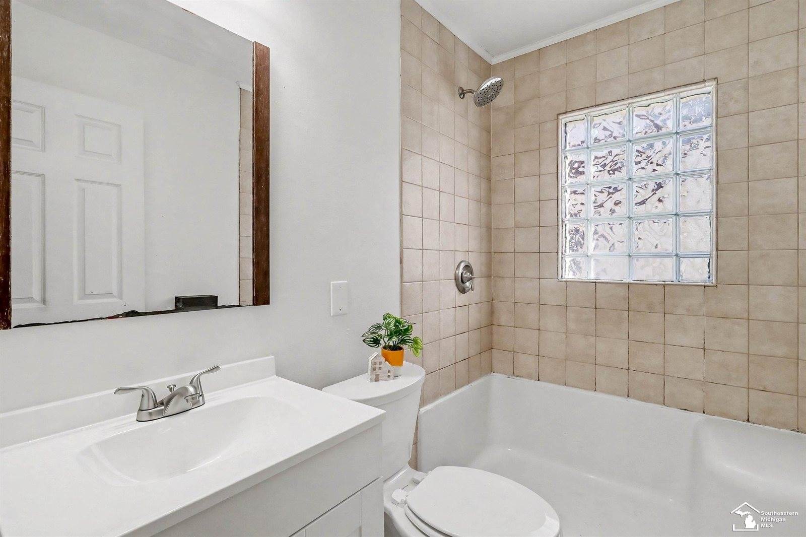 974 Woodville Avenue, Monroe, MI 48161