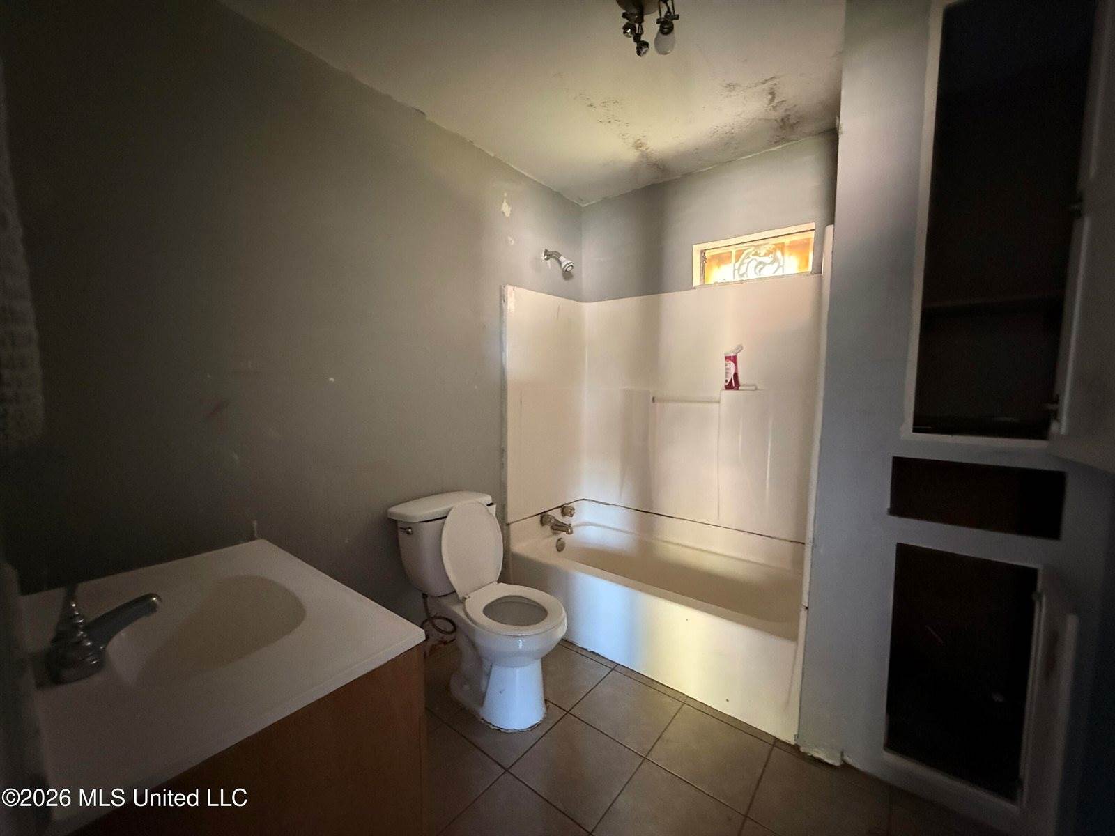 82 Holly Circle, Gulfport, MS 39501