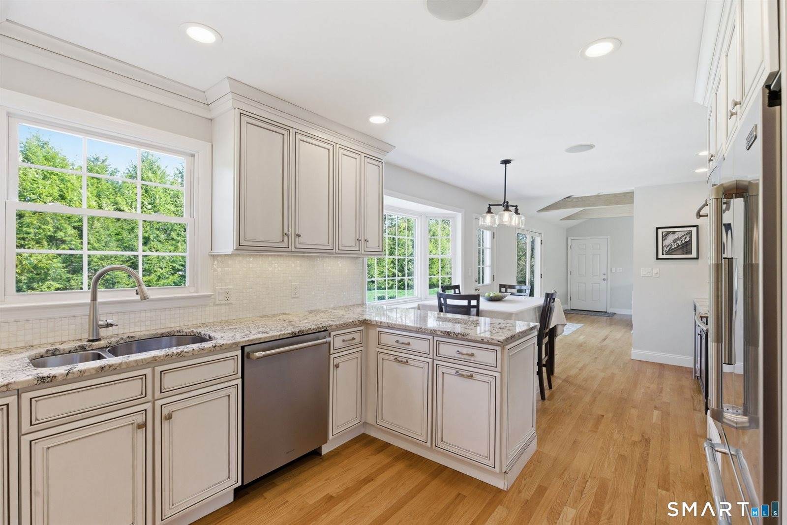 8 Scenic Hill, Trumbull, CT 06611