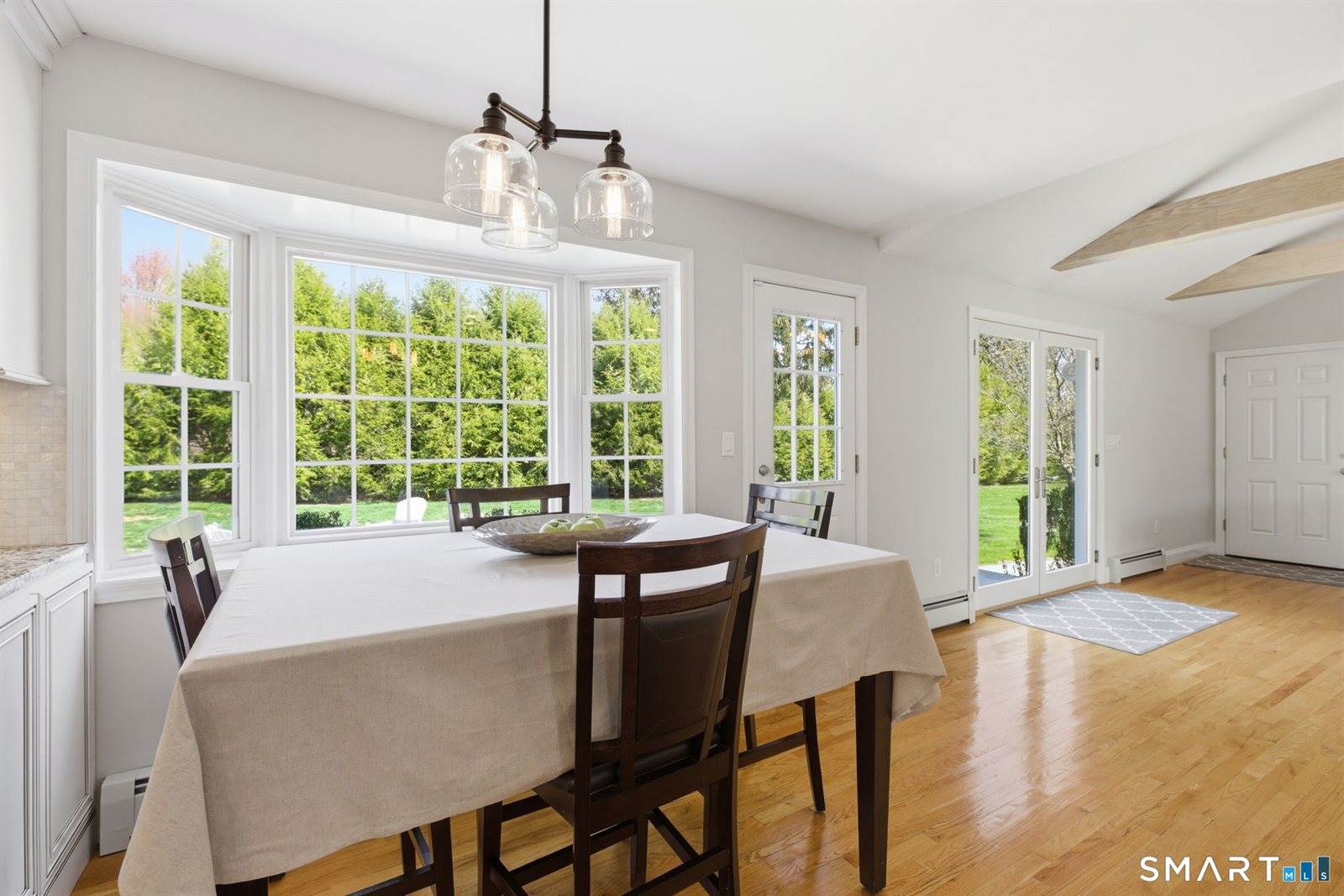 8 Scenic Hill, Trumbull, CT 06611