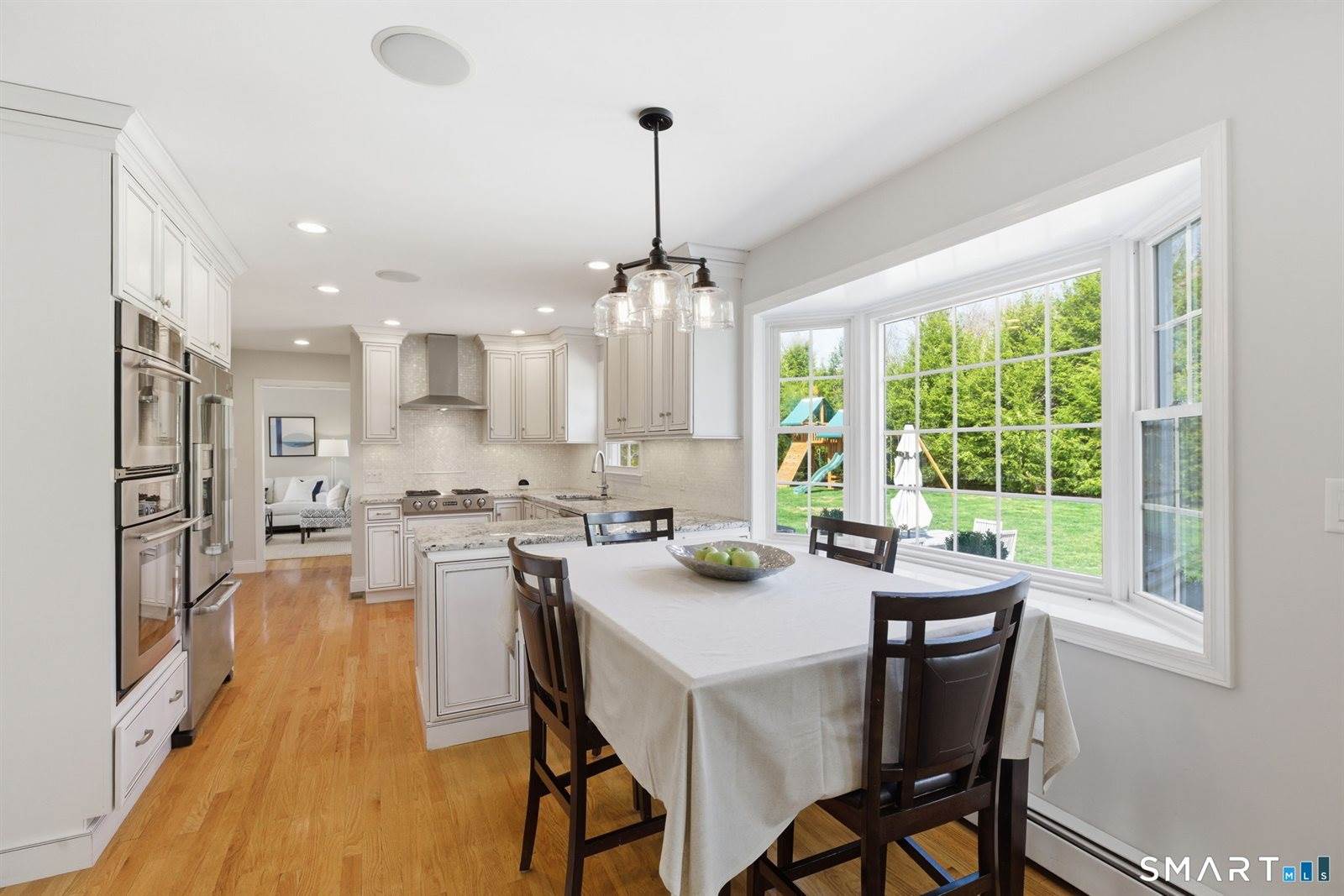 8 Scenic Hill, Trumbull, CT 06611