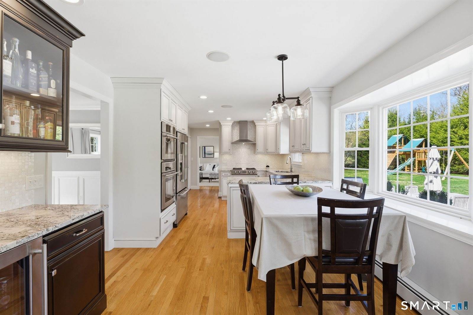 8 Scenic Hill, Trumbull, CT 06611