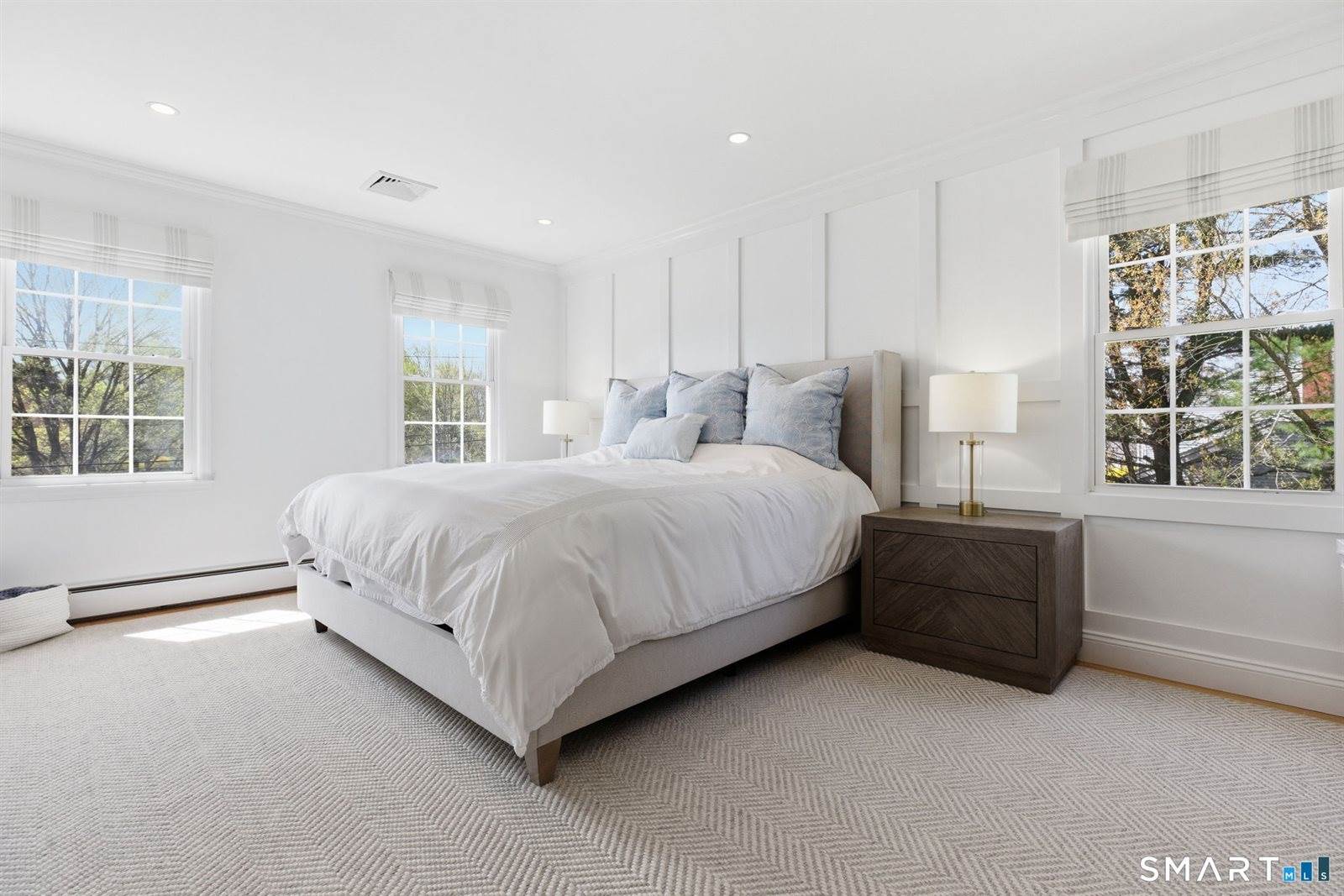 8 Scenic Hill, Trumbull, CT 06611