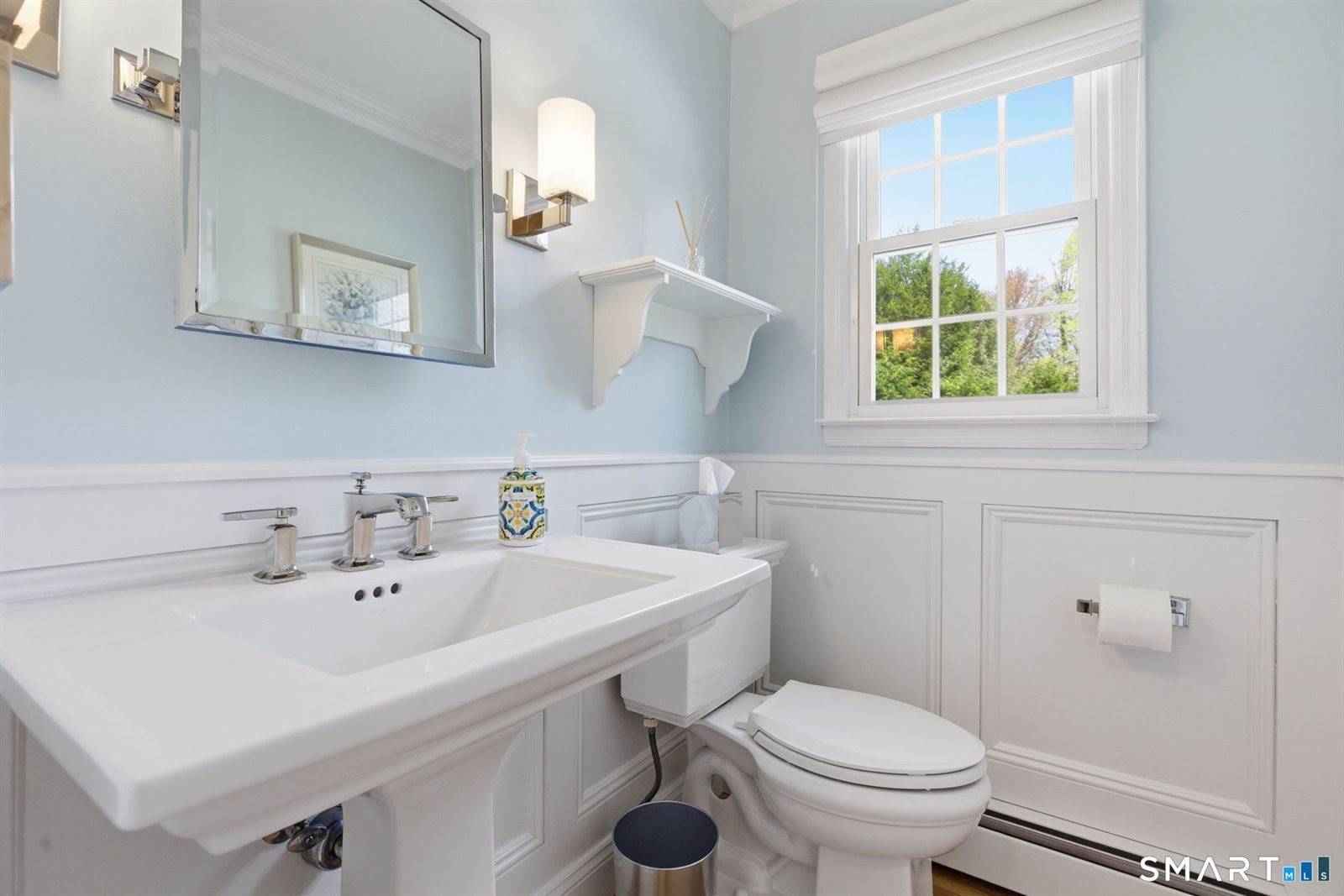 8 Scenic Hill, Trumbull, CT 06611