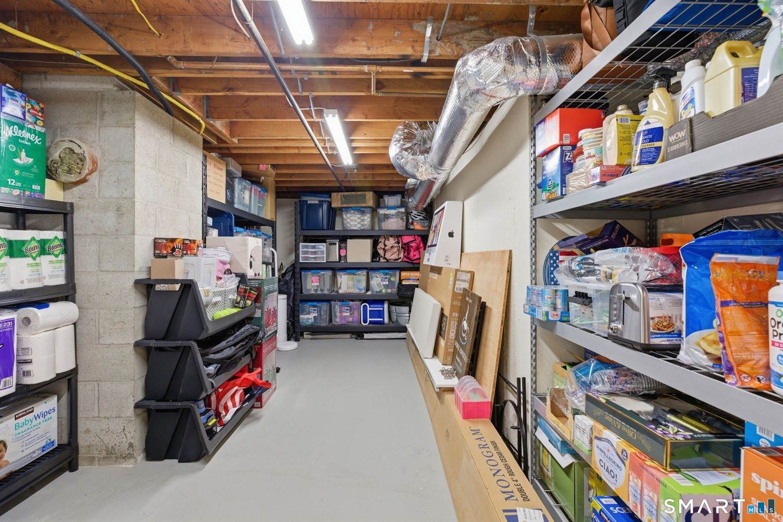 8 Scenic Hill, Trumbull, CT 06611