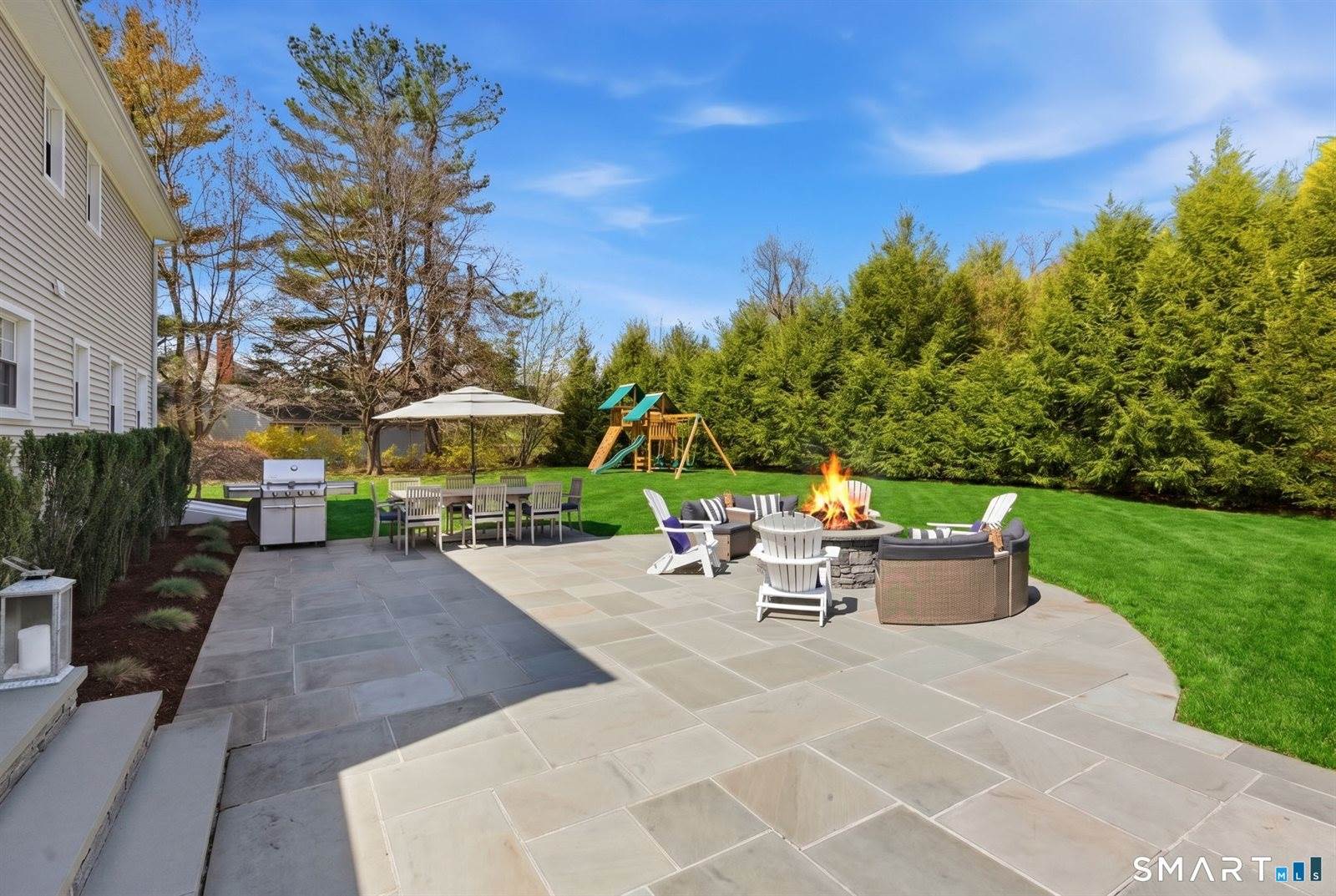 8 Scenic Hill, Trumbull, CT 06611