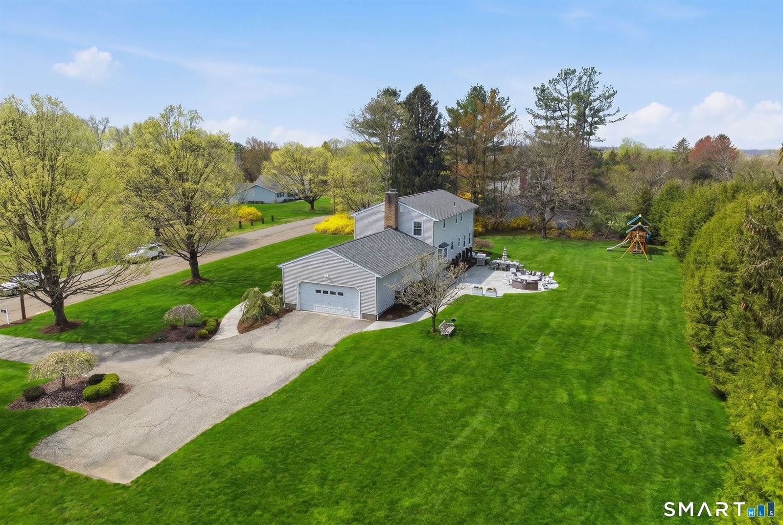 8 Scenic Hill, Trumbull, CT 06611