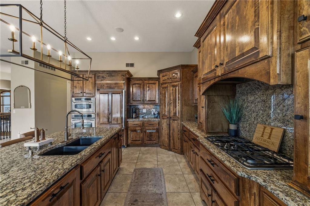 4900 SW Marguerite Street, Blue Springs, MO 64015