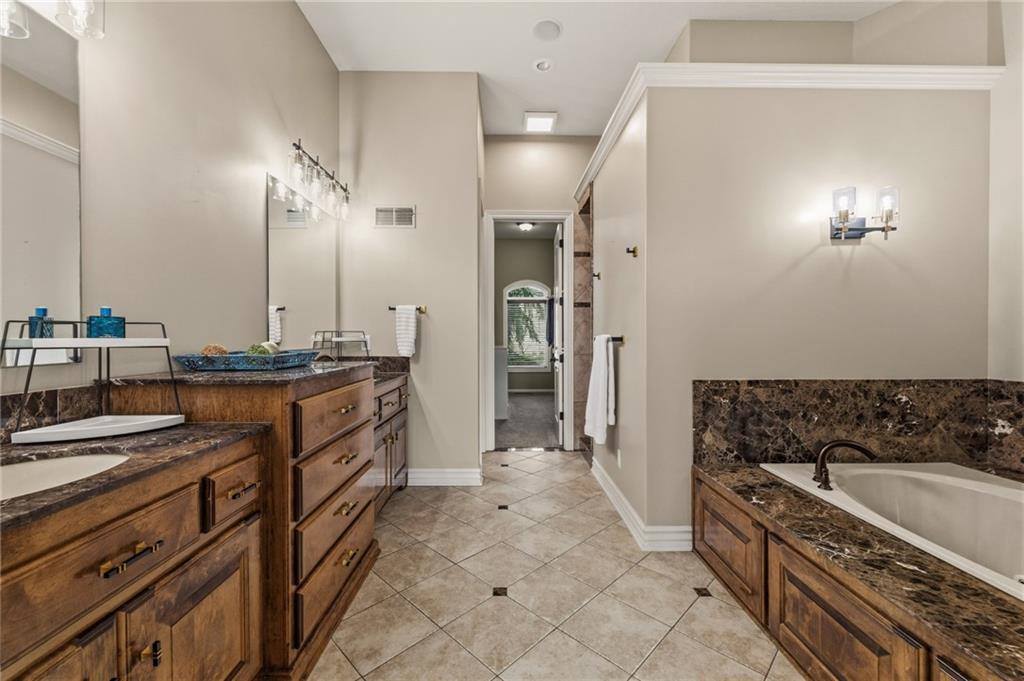 4900 SW Marguerite Street, Blue Springs, MO 64015
