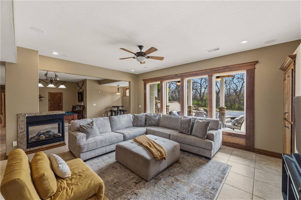 4900 SW Marguerite Street, Blue Springs, MO 64015