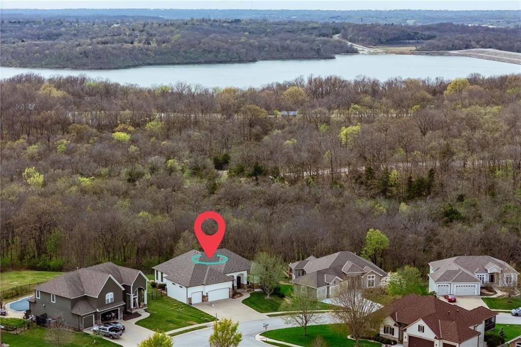 4900 SW Marguerite Street, Blue Springs, MO 64015