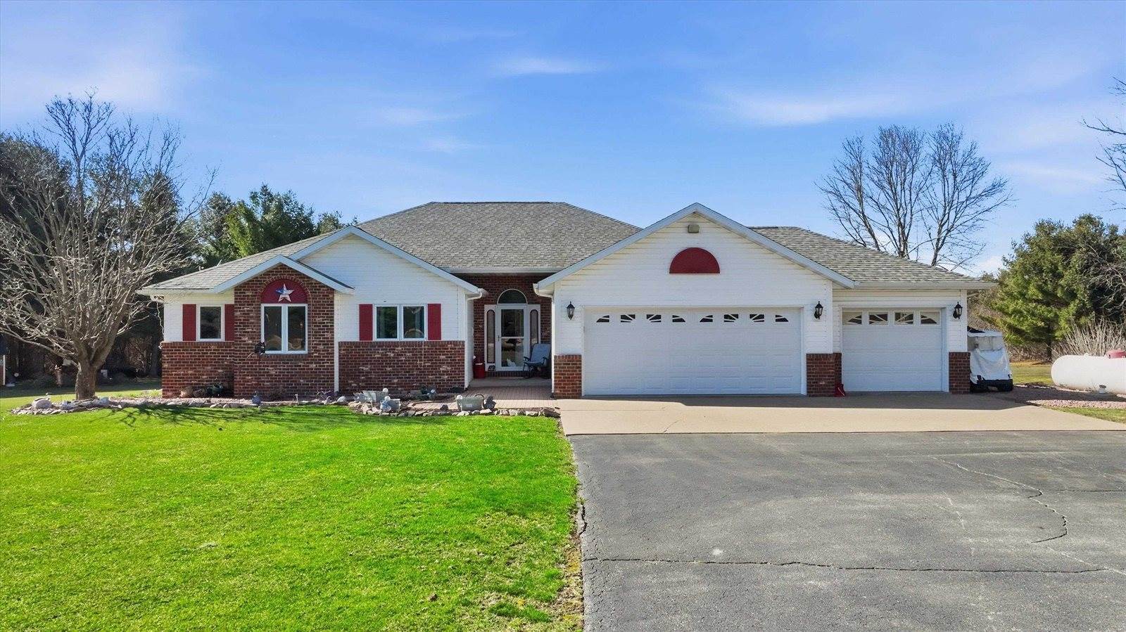 11712 Eisenhower Drive, Chili, WI 54420