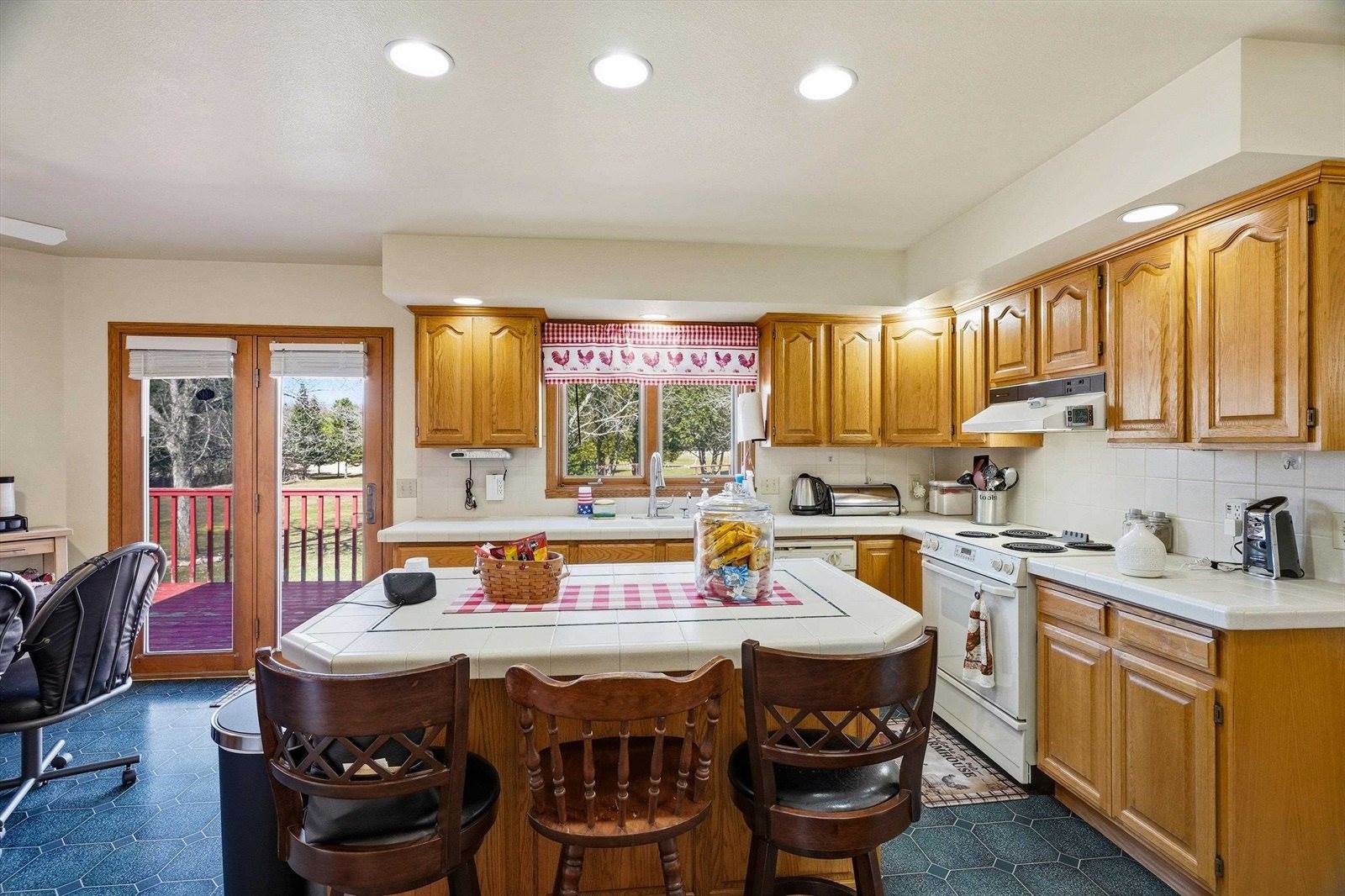 11712 Eisenhower Drive, Chili, WI 54420