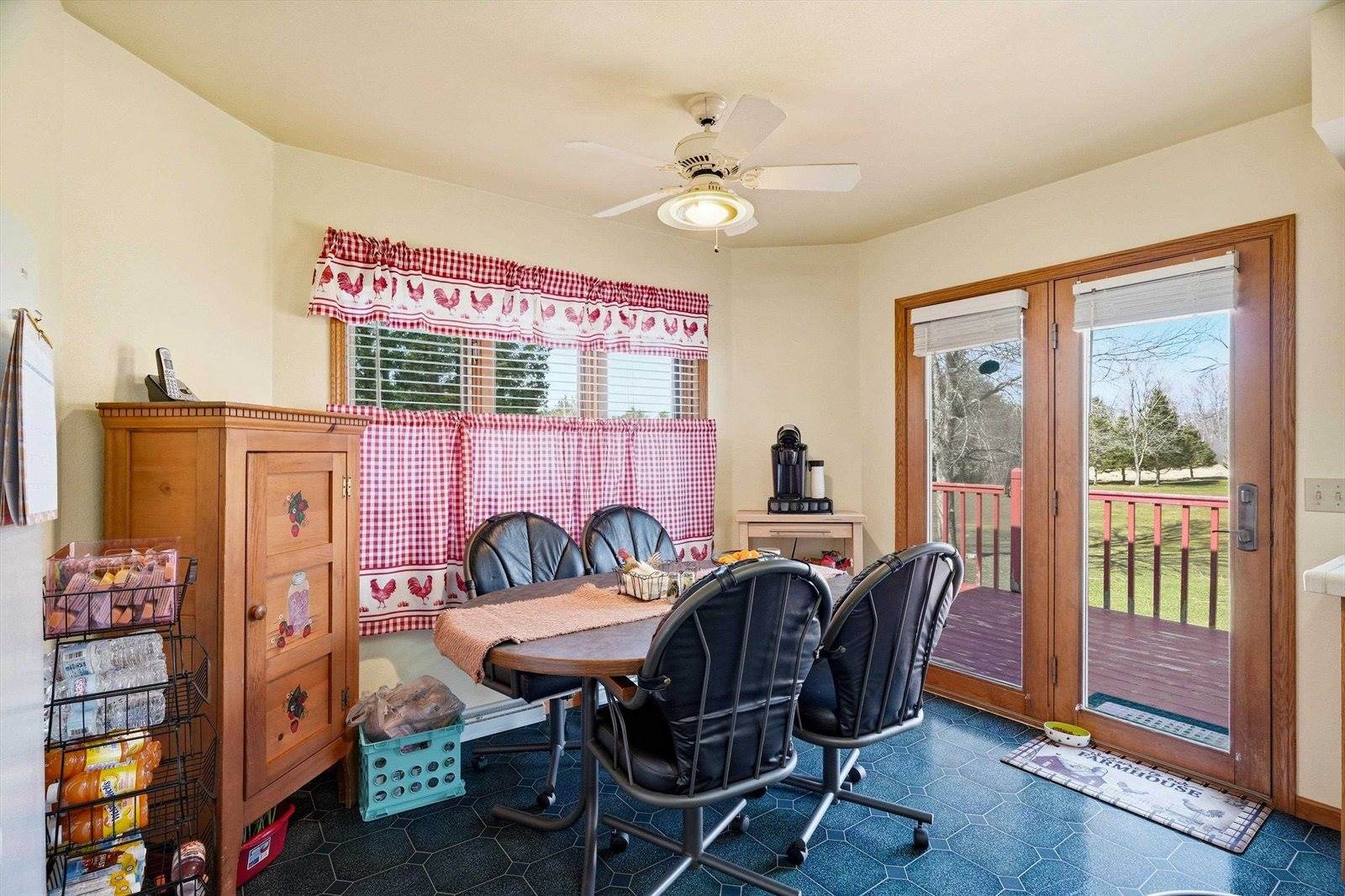 11712 Eisenhower Drive, Chili, WI 54420