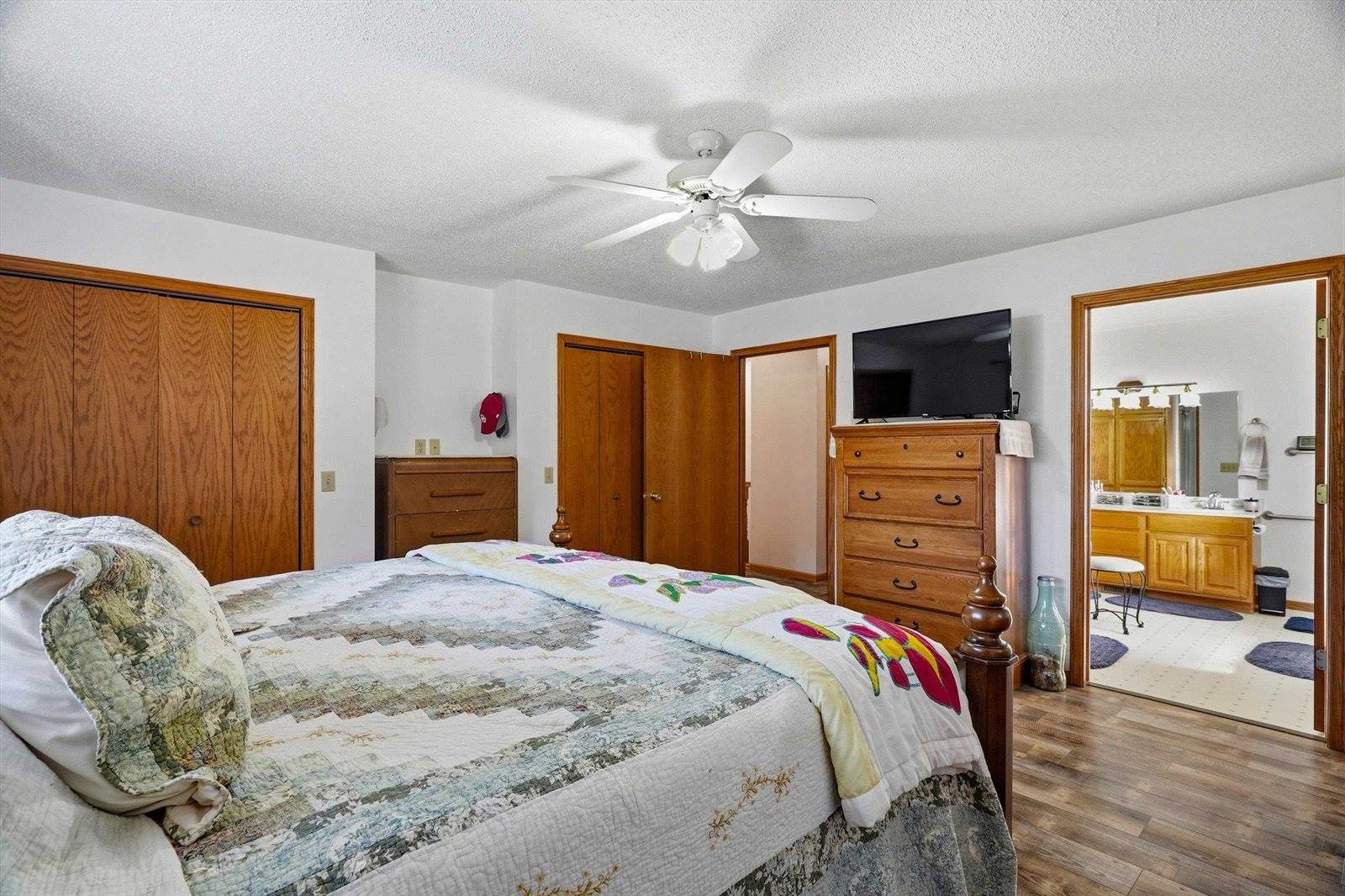 11712 Eisenhower Drive, Chili, WI 54420