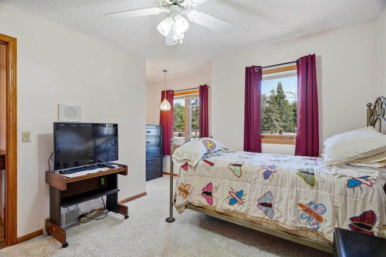 11712 Eisenhower Drive, Chili, WI 54420