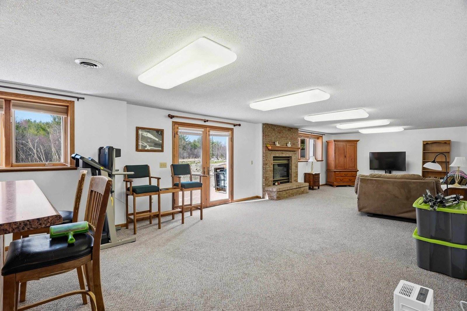 11712 Eisenhower Drive, Chili, WI 54420