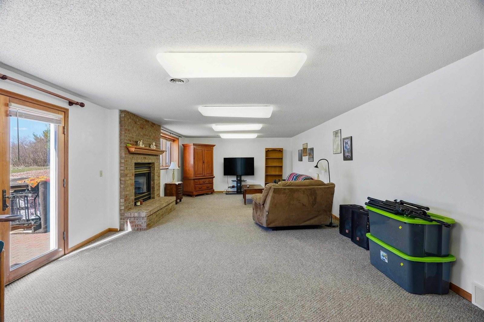 11712 Eisenhower Drive, Chili, WI 54420