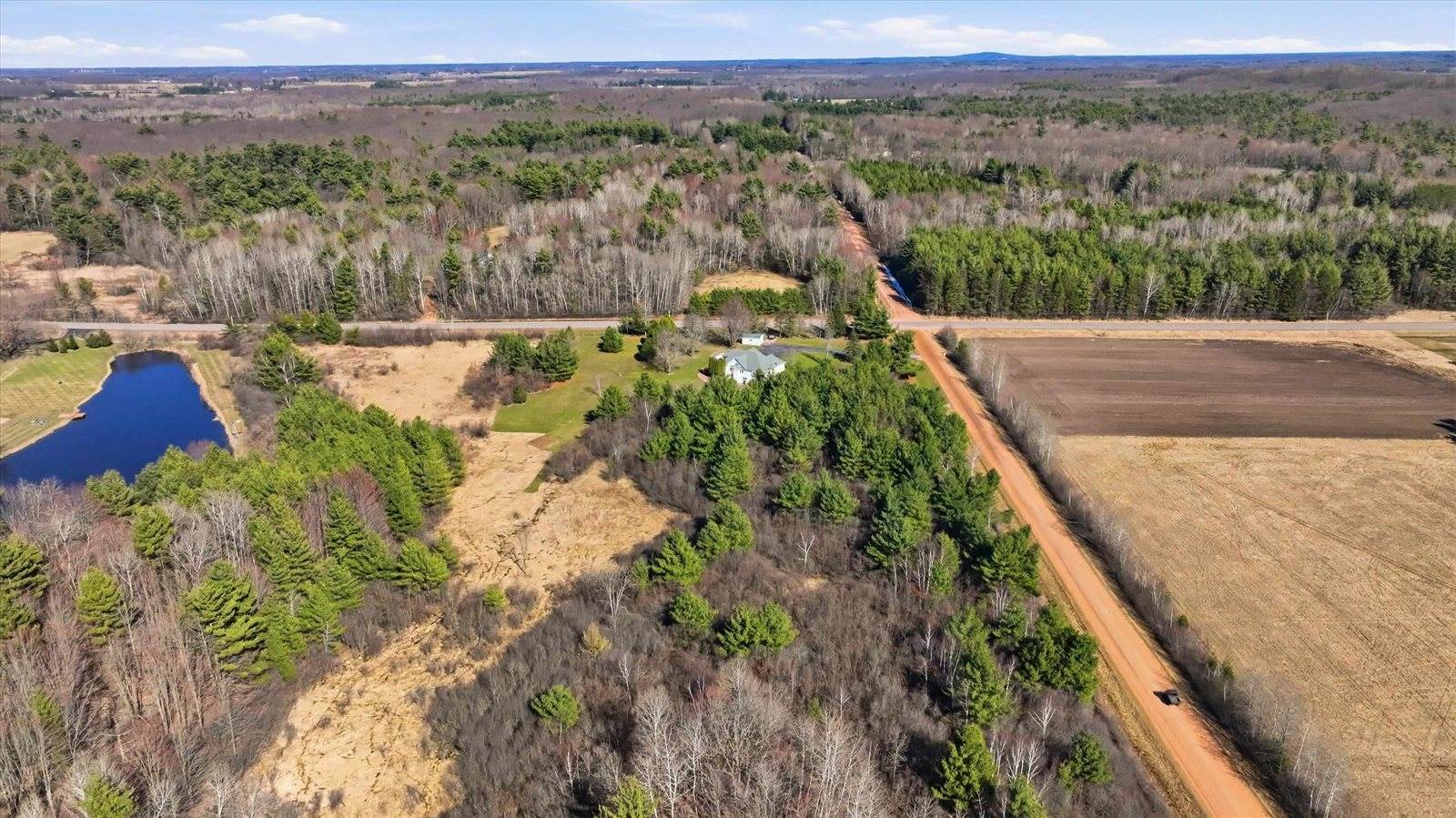 11712 Eisenhower Drive, Chili, WI 54420