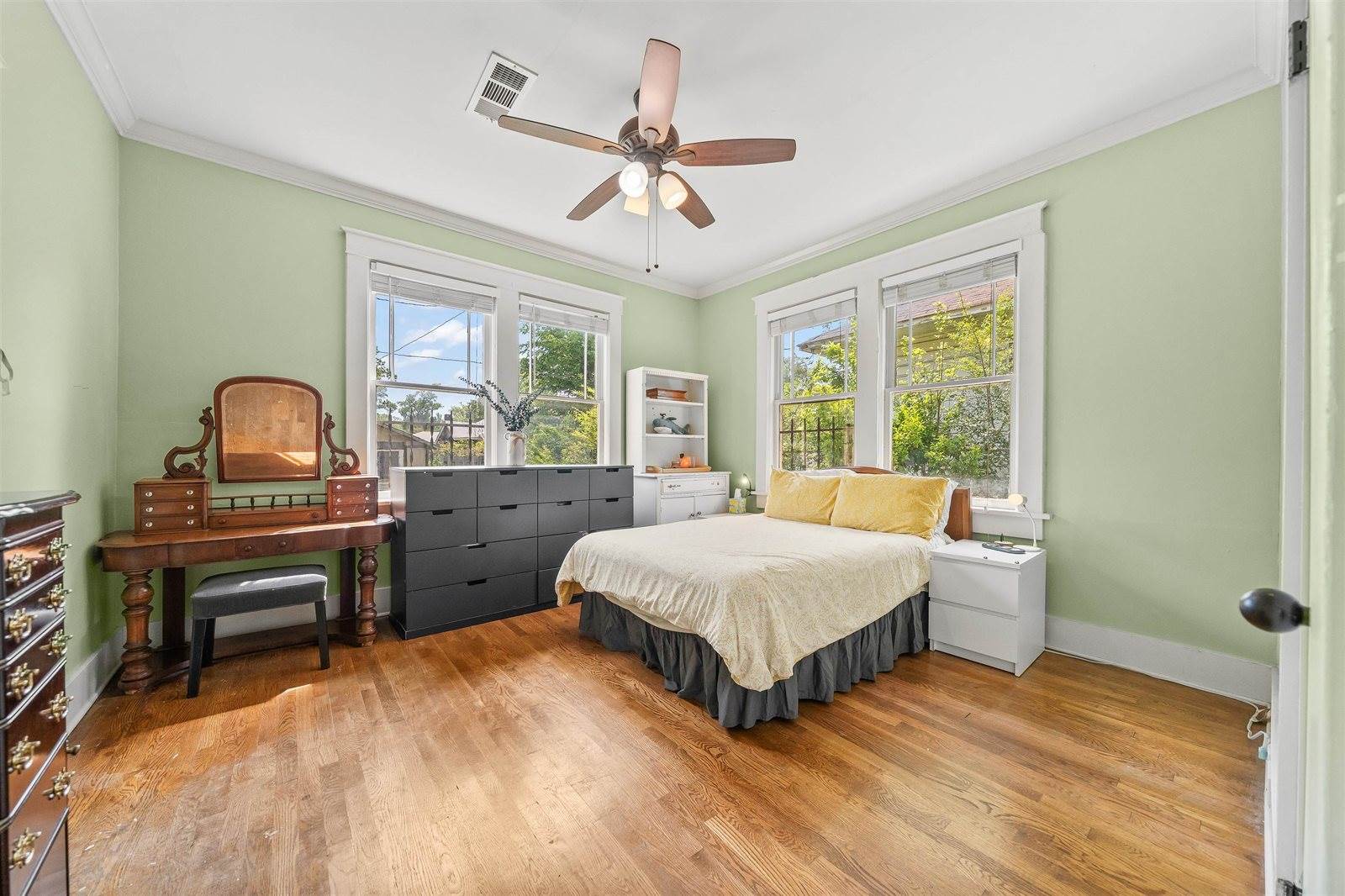 670 Maury St, Memphis, TN 38107