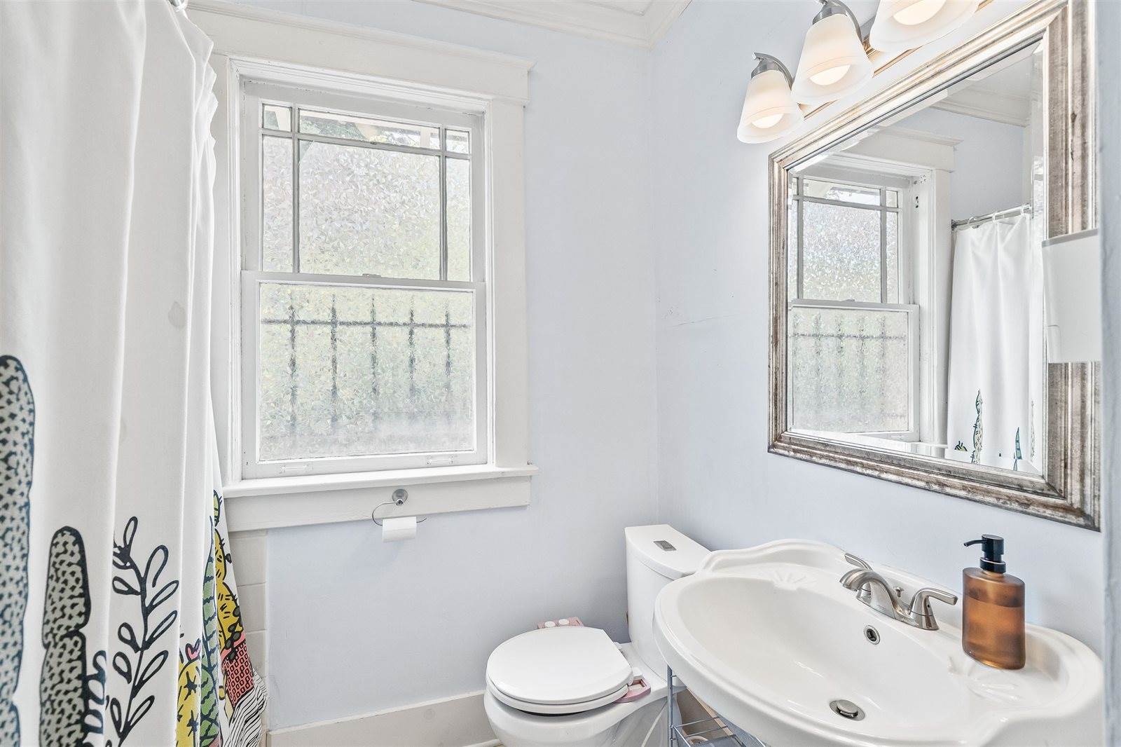 670 Maury St, Memphis, TN 38107