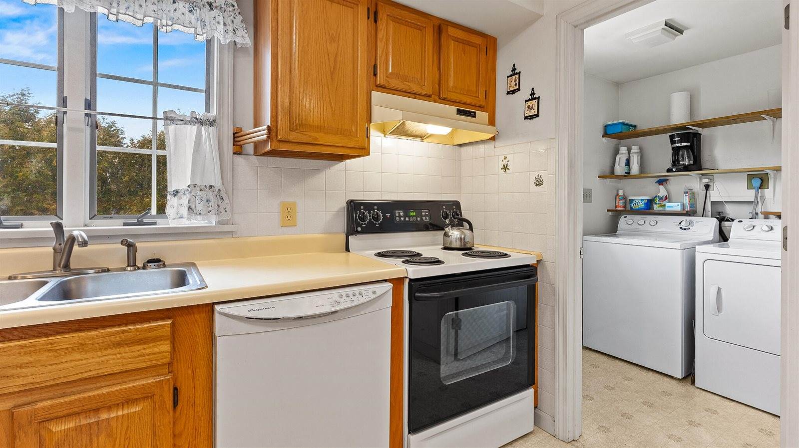 24 Laurel Circle Circle, Bangor, ME 04401