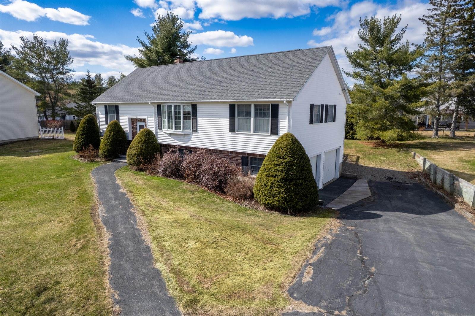 24 Laurel Circle Circle, Bangor, ME 04401