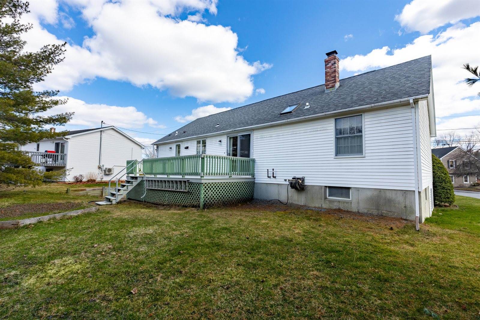 24 Laurel Circle Circle, Bangor, ME 04401