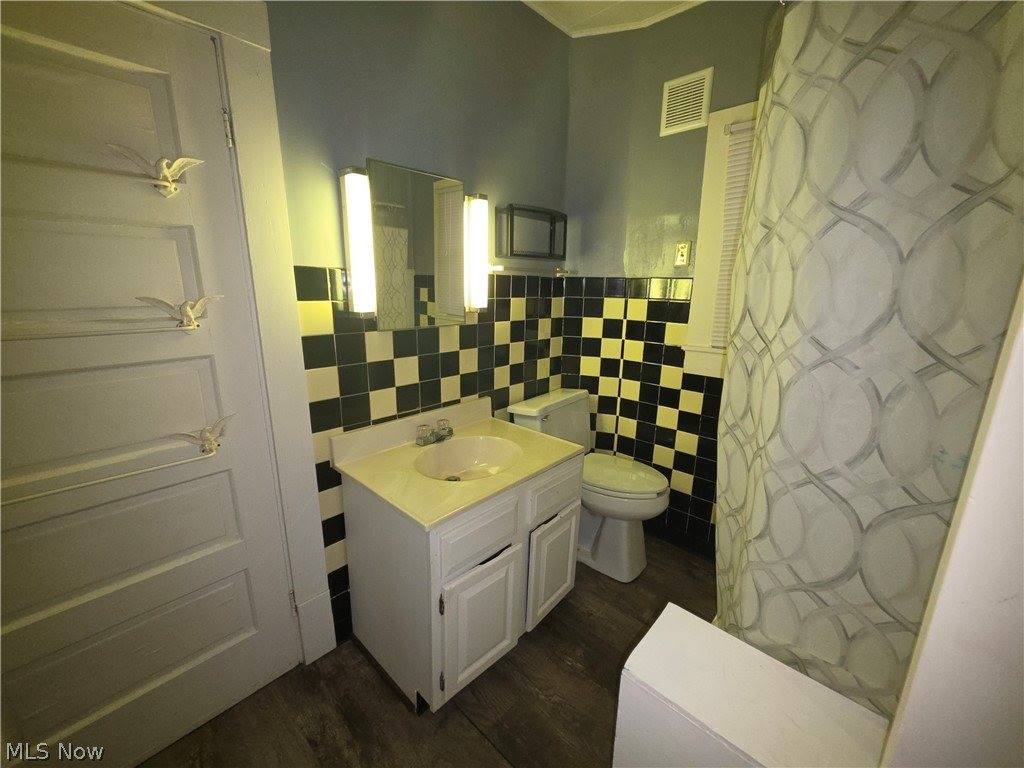 623 South 9th Street, Cambridge, OH 43725