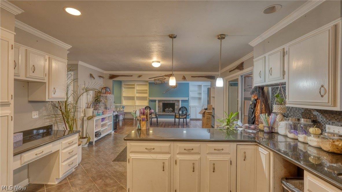 10525 Twin Oaks Drive, Cambridge, OH 43725