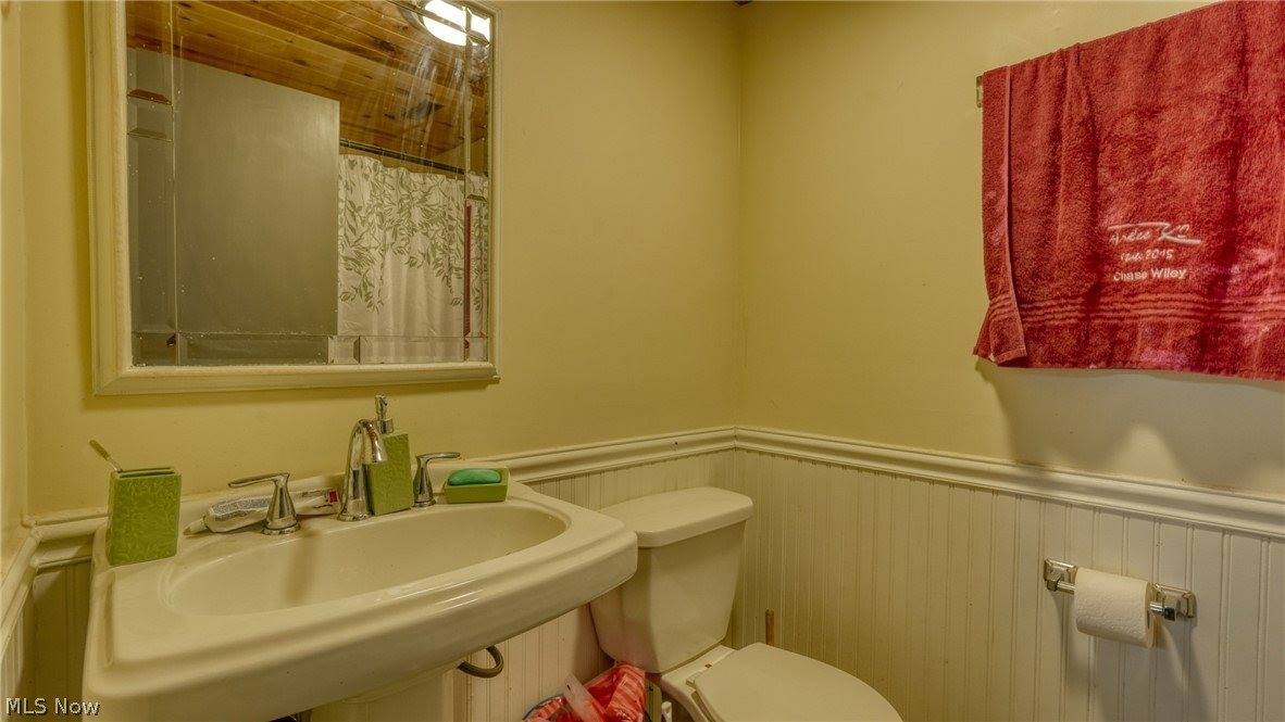 10525 Twin Oaks Drive, Cambridge, OH 43725