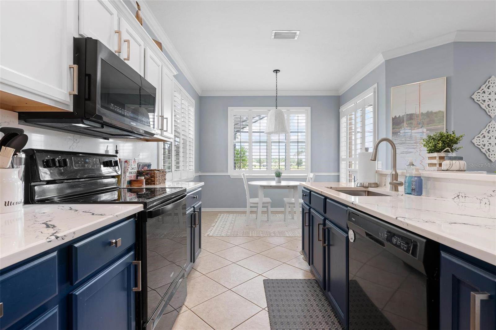 5012 Lakehurst Court, Palmetto, FL 34221