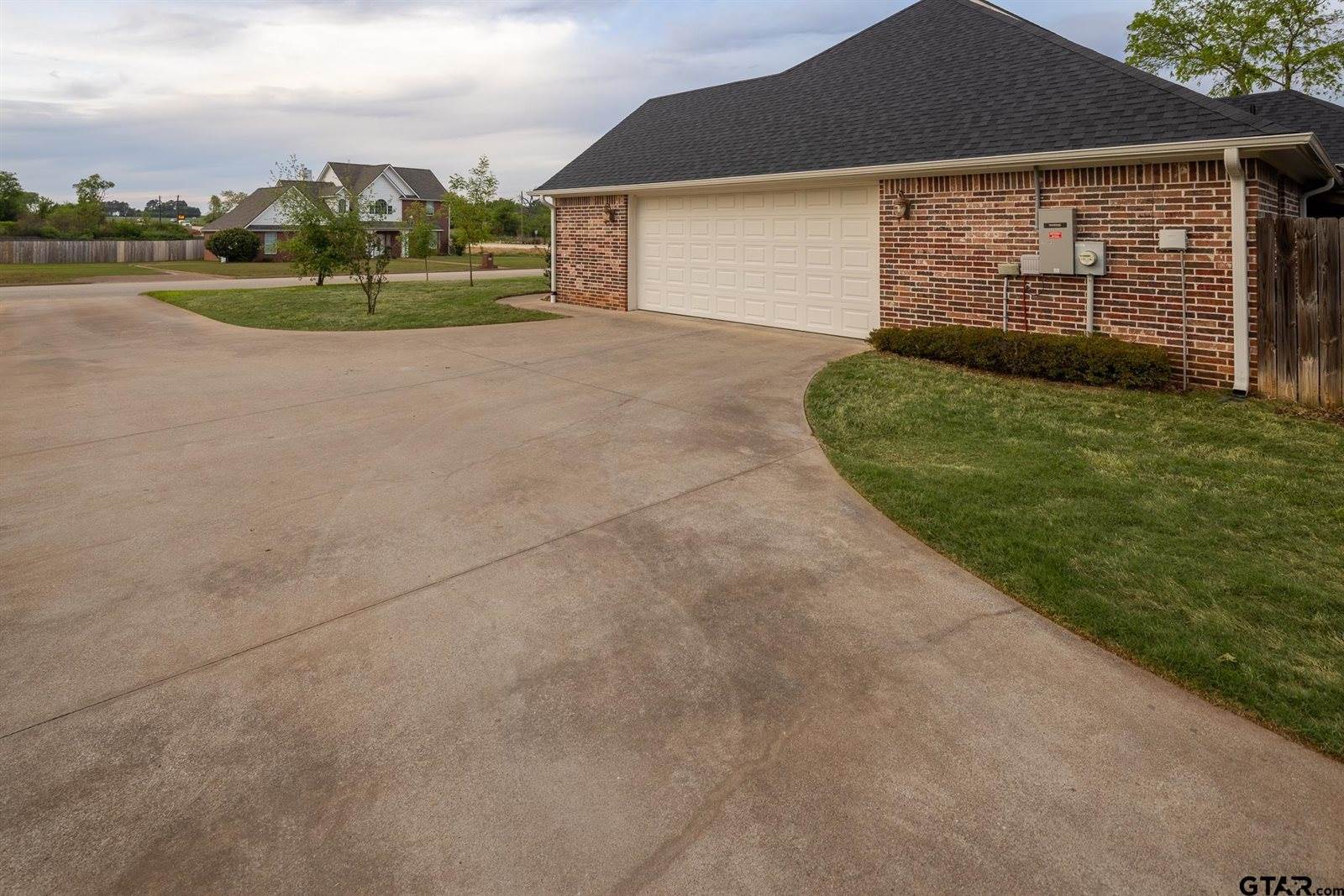 101 Thames Dr, Bullard, TX 75757