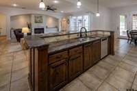 101 Thames Dr, Bullard, TX 75757