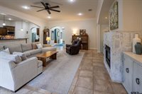 101 Thames Dr, Bullard, TX 75757