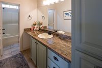 101 Thames Dr, Bullard, TX 75757