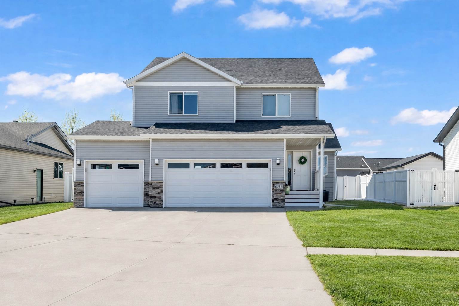 6737 21 St S, Fargo, ND 58104