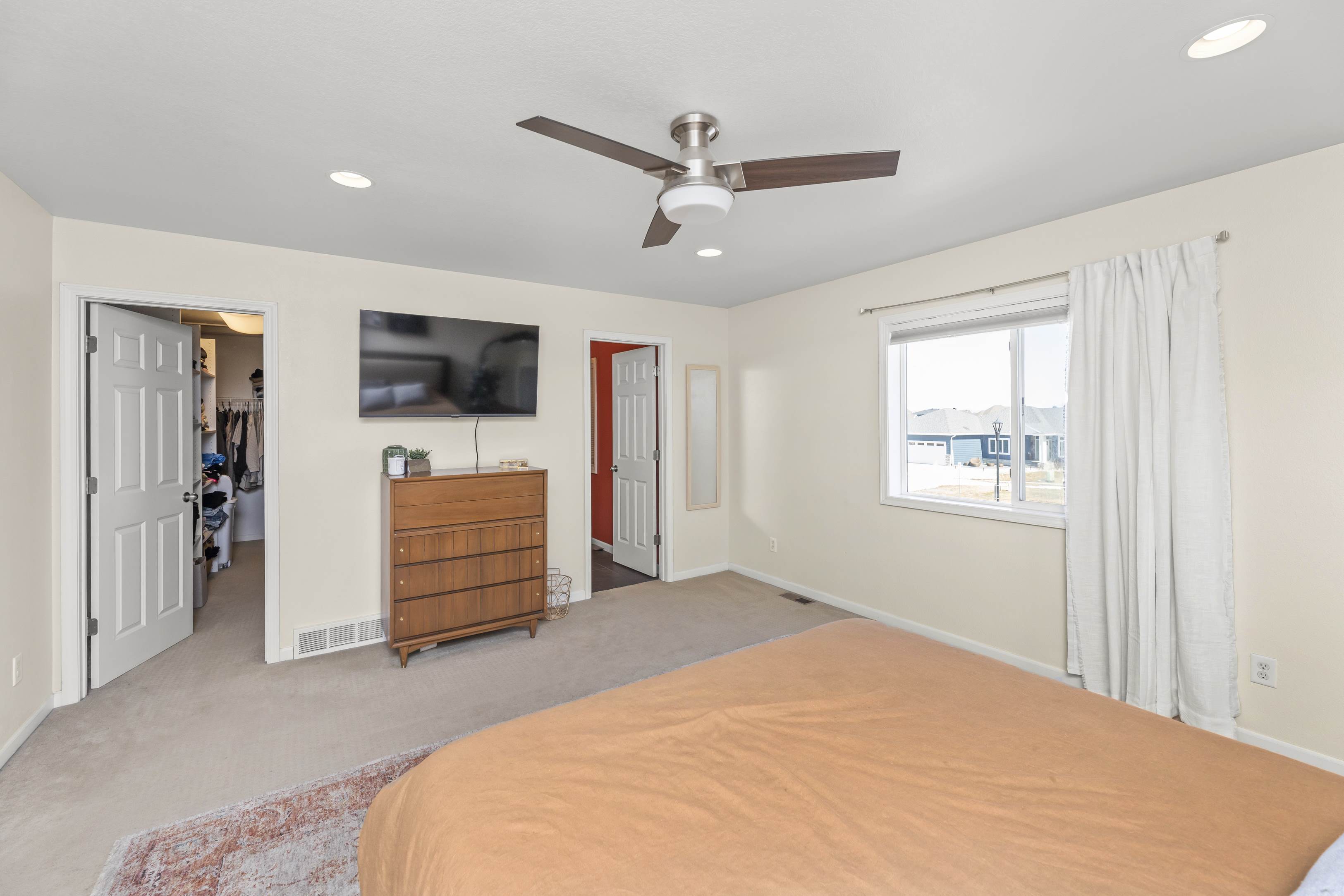 6737 21 St S, Fargo, ND 58104