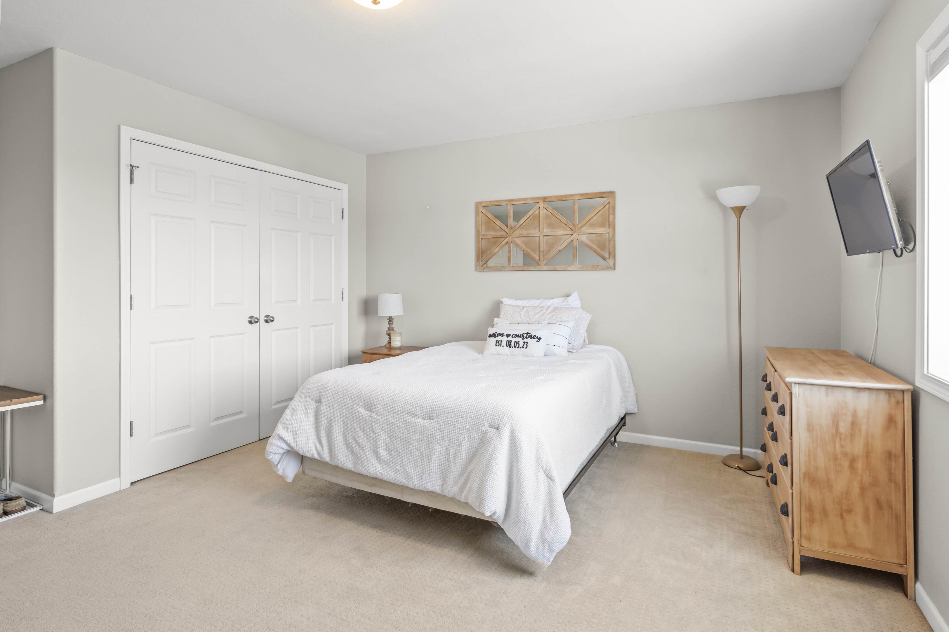 6737 21 St S, Fargo, ND 58104