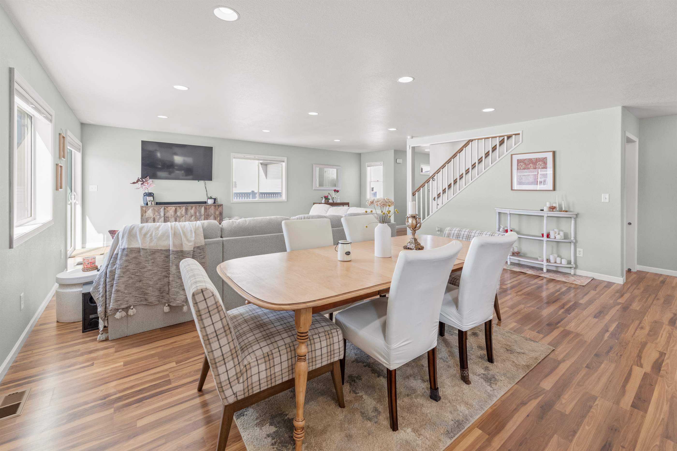 6737 21 St S, Fargo, ND 58104