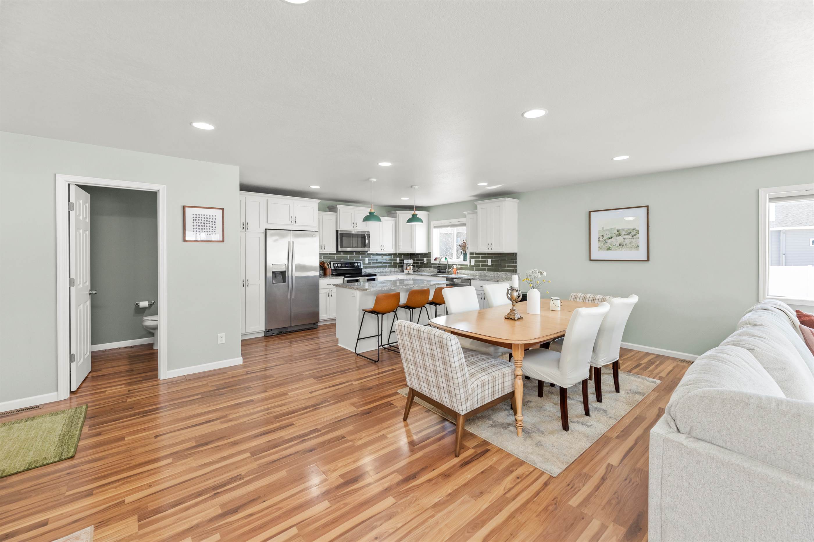 6737 21 St S, Fargo, ND 58104