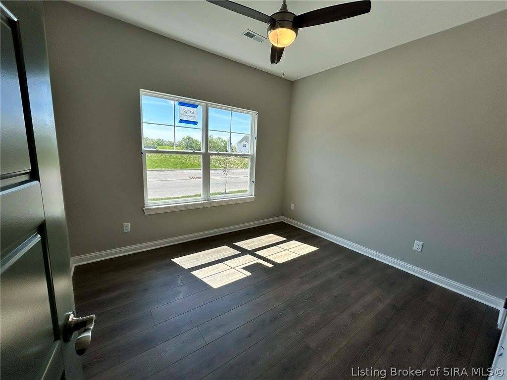 2113 Loop Island Way, New Albany, IN 47150