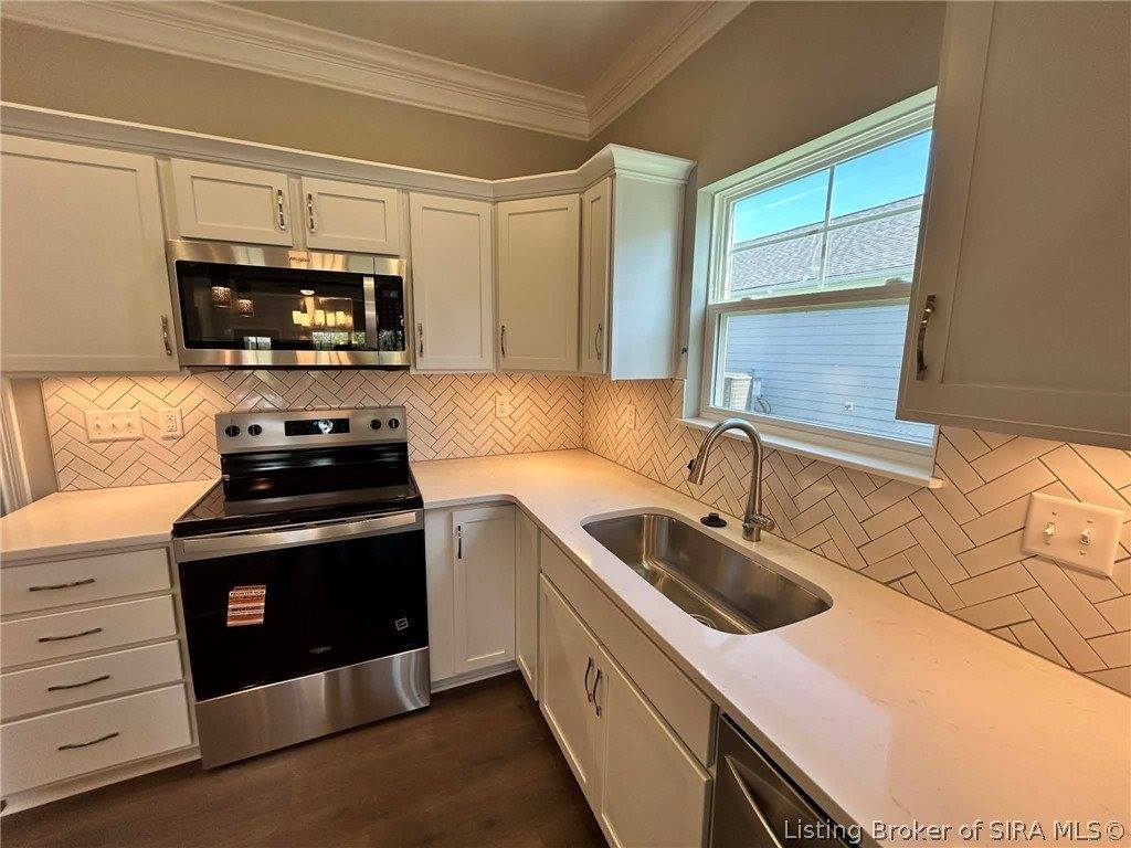 2113 Loop Island Way, New Albany, IN 47150