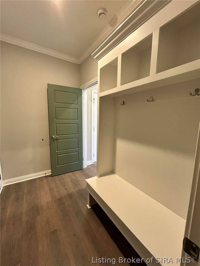 2113 Loop Island Way, New Albany, IN 47150